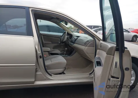 2005 Toyota Camry Le z USA, uszkodzony, nr VIN 4T1BE32KX5U408642